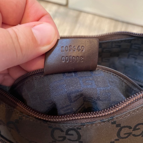 Gucci Shoulder Bag - Picture 9 of 11
